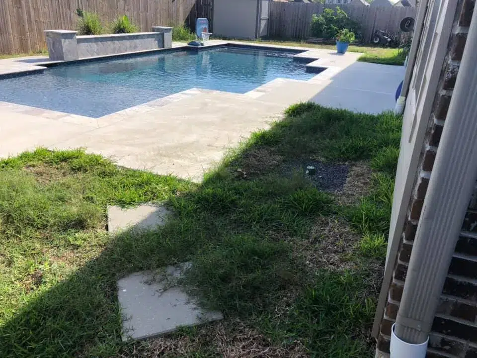 How Landscaping Around Pools Keeps Outdoor Areas Clean How Landscaping Around Pools Keeps Outdoor Areas Clean
