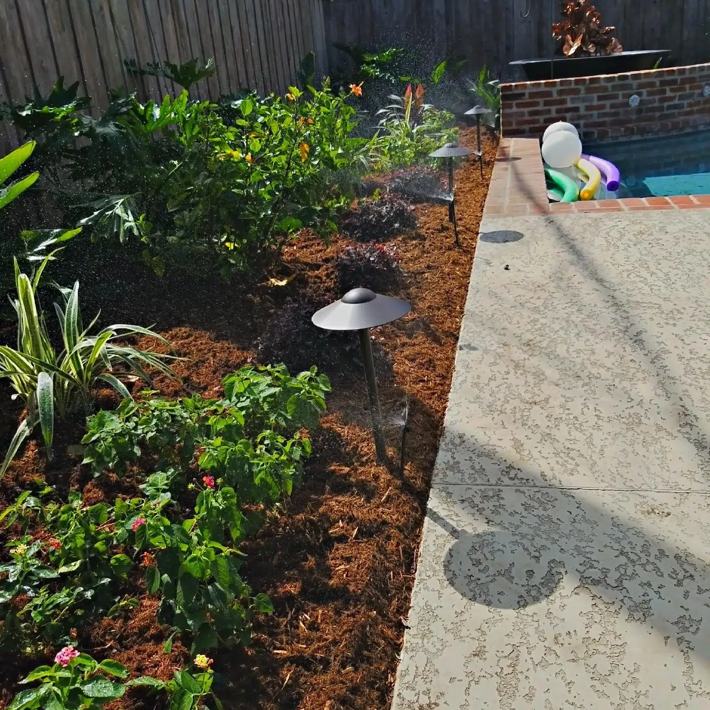 Modern Landscaping vs Classic Landscape Design Which Fits Your Home Better Modern Landscaping vs Classic Landscape Design Which Fits Your Home Better